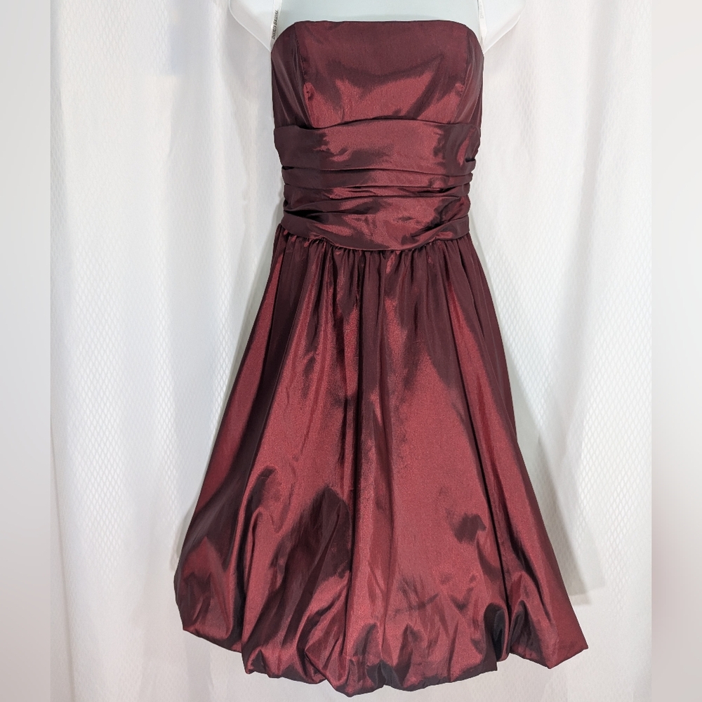 David's Bridal Strapless Full Skirt Short Formal, Burgundy Metallic, Size 6